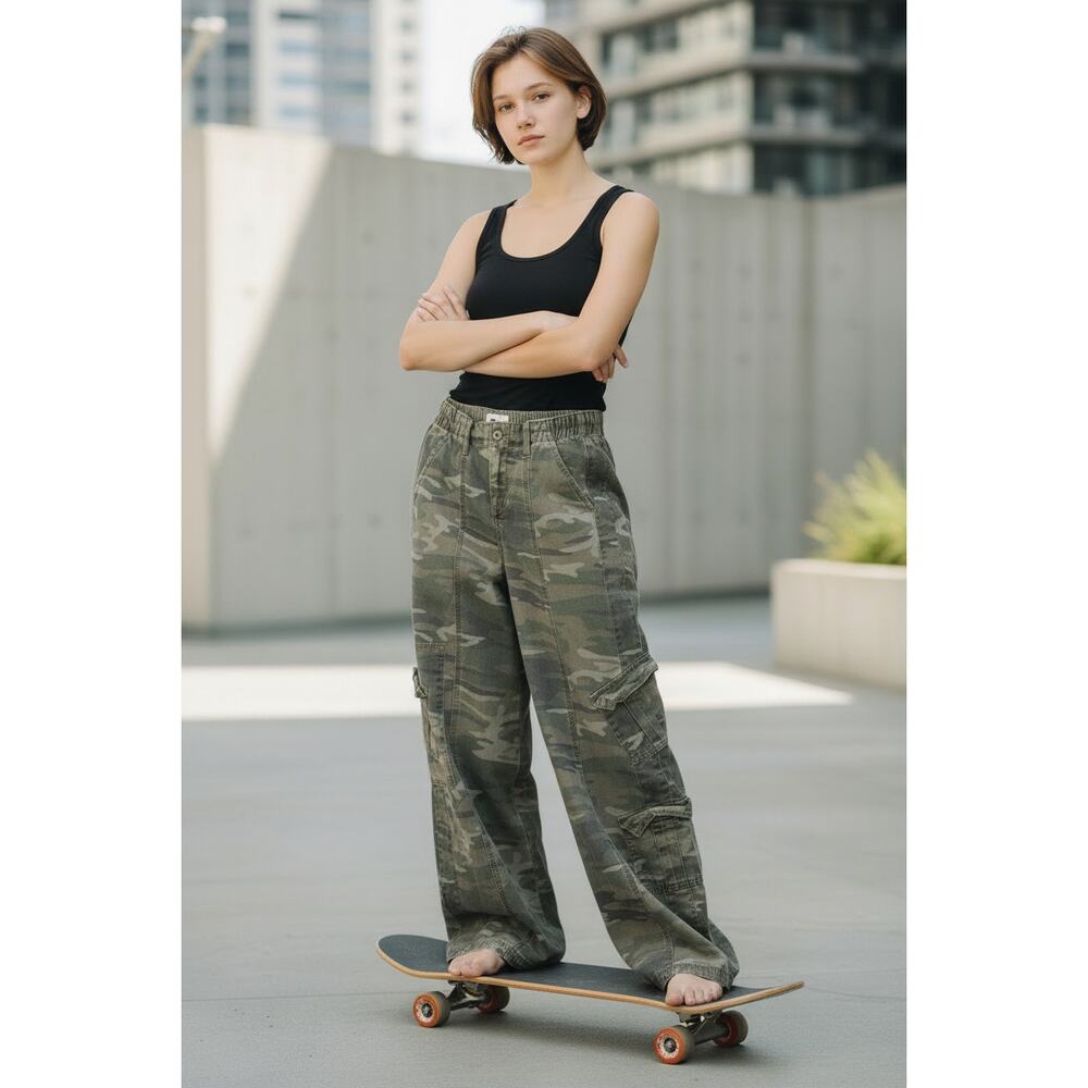 ANGEL KISS Olive Green Camo Cargo Wide Leg Pull On Pants Jeans - Size 31